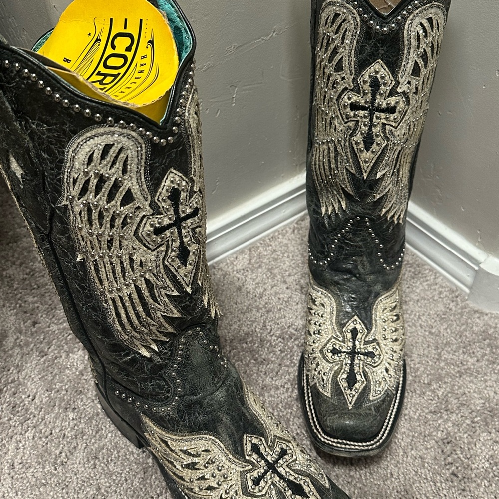 Corral Winged Boots